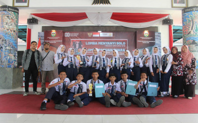 Semangat Siswa Sempegarojo dalam Lomba Paduan Suara HUT RI ke-80